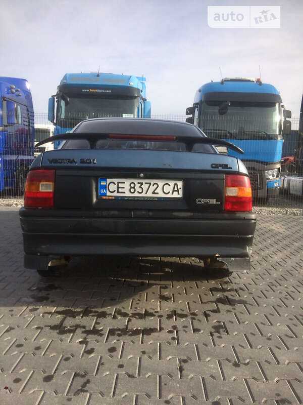 Седан Opel Vectra 1989 в Черновцах