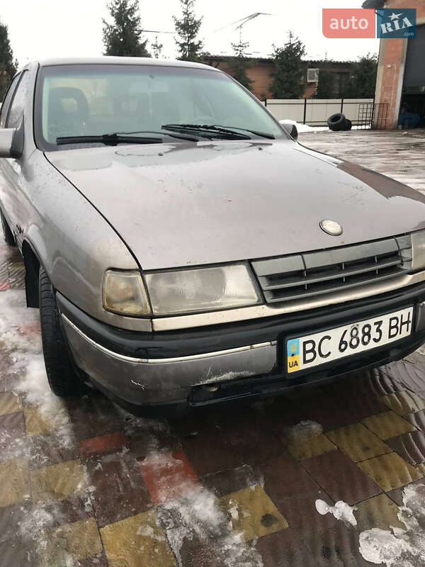 Седан Opel Vectra 1989 в Яворове
