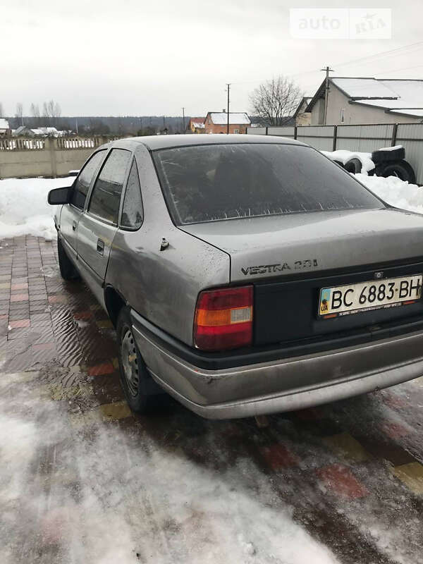 Седан Opel Vectra 1989 в Яворове