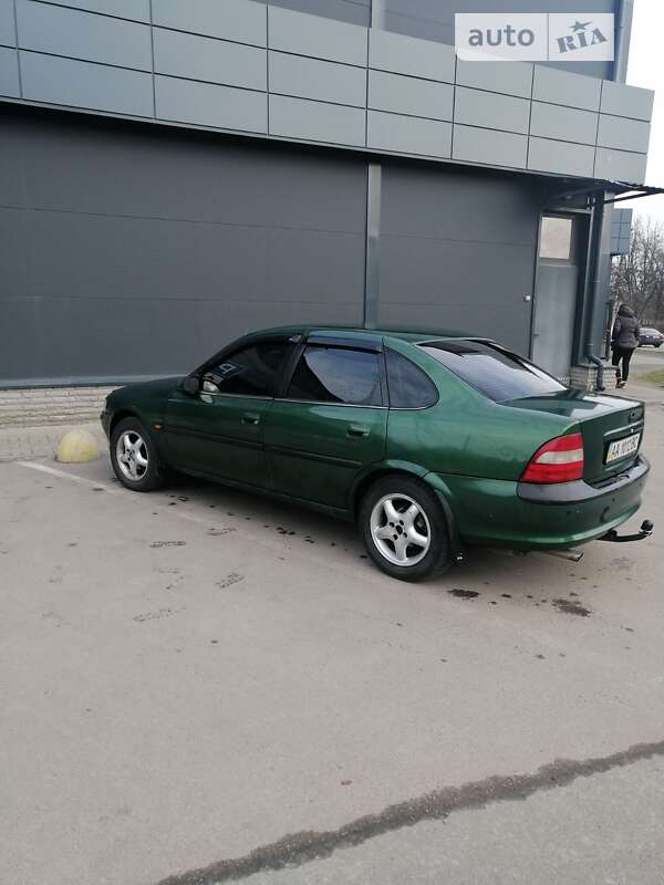 Седан Opel Vectra 1997 в Киеве