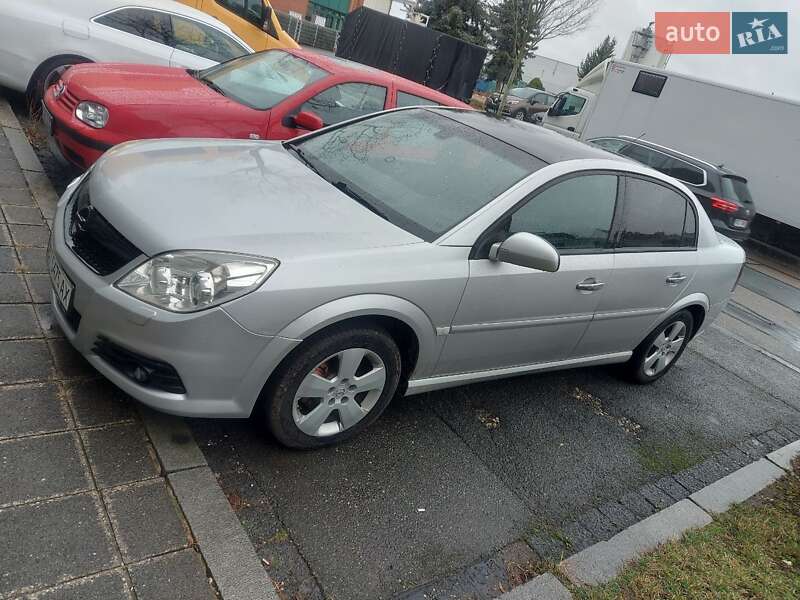 Седан Opel Vectra 2006 в Херсоне