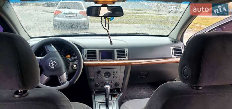 Седан Opel Vectra 2004 в Бердичеве