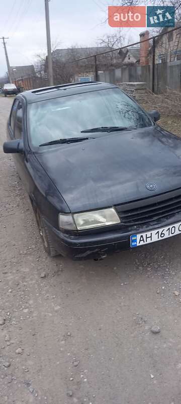 Седан Opel Vectra 1991 в Ізюмі
