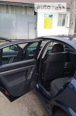 Седан Opel Vectra 2004 в Тарутине