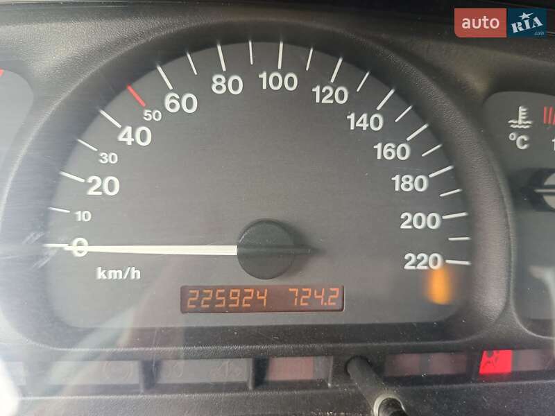 Седан Opel Vectra 2000 в Луцке