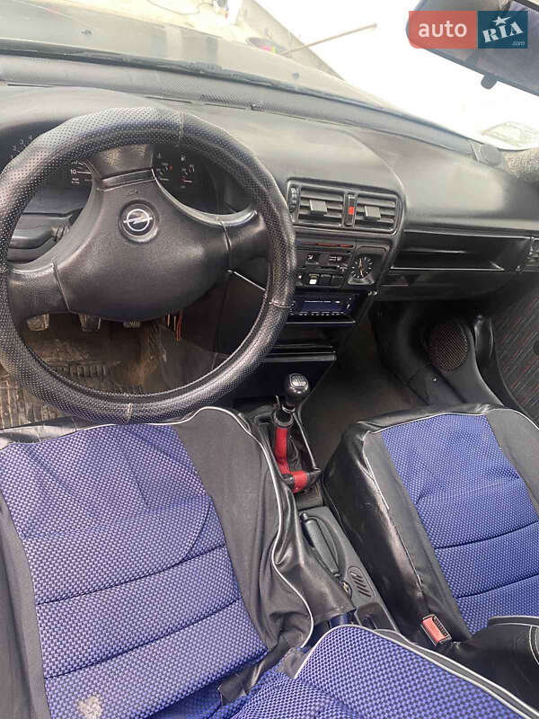 Седан Opel Vectra 1990 в Коломые