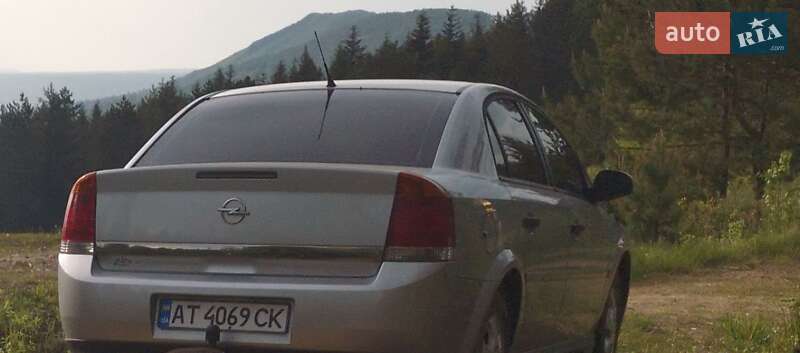 Седан Opel Vectra 2003 в Івано-Франківську