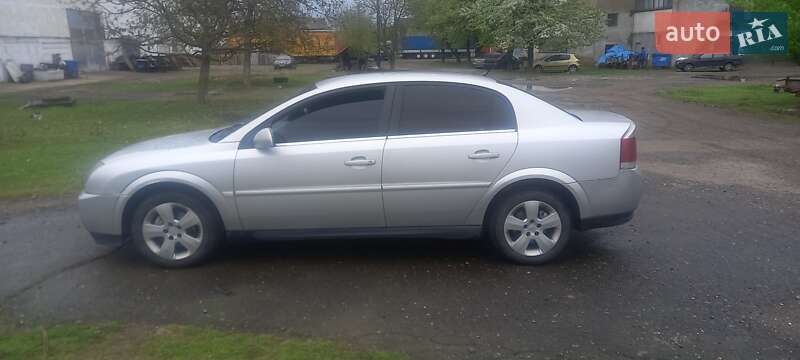 Седан Opel Vectra 2004 в Ужгороде