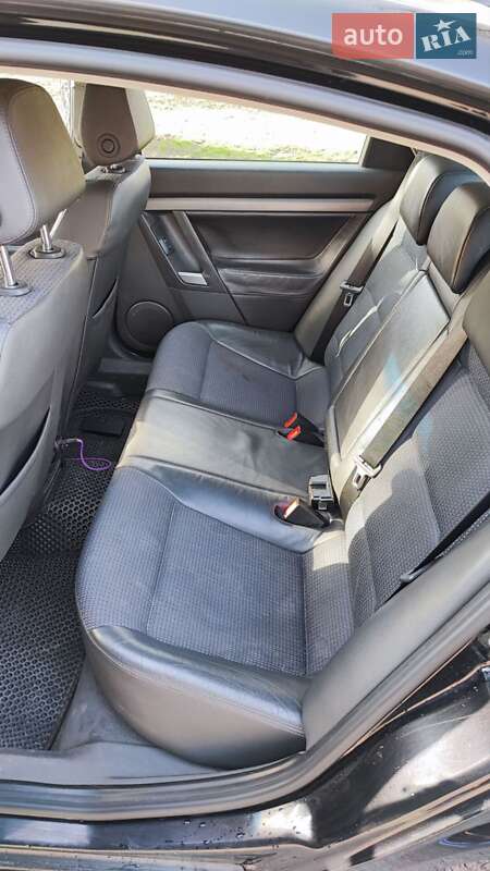 Седан Opel Vectra 2005 в Лозовой