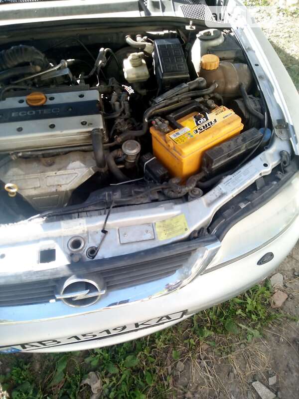 Лифтбек Opel Vectra 1998 в Виннице
