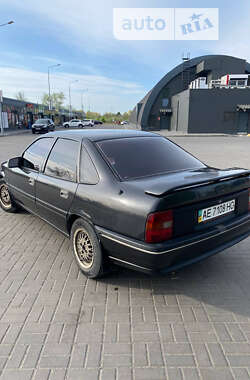 Седан Opel Vectra 1988 в Днепре