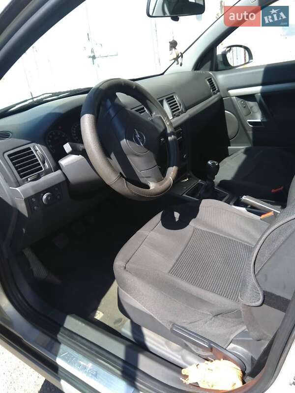 Седан Opel Vectra 2006 в Дніпрі