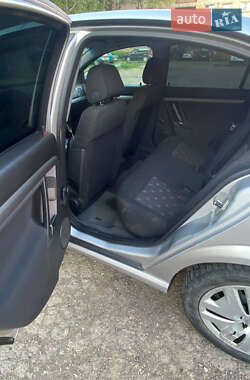 Седан Opel Vectra 2005 в 