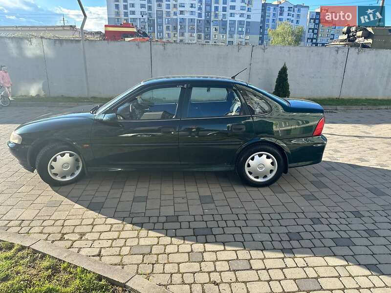 Седан Opel Vectra 2001 в Івано-Франківську