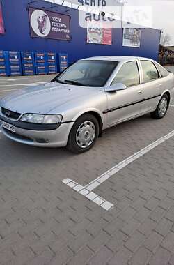 Лифтбек Opel Vectra 1996 в Нововолынске