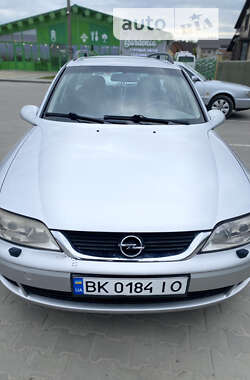 Универсал Opel Vectra 2001 в Вараше