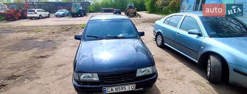Седан Opel Vectra 1989 в Умані