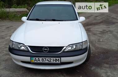 Седан Opel Vectra 1998 в Киеве