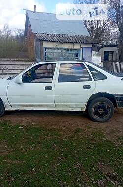 Седан Opel Vectra 1990 в Погребище