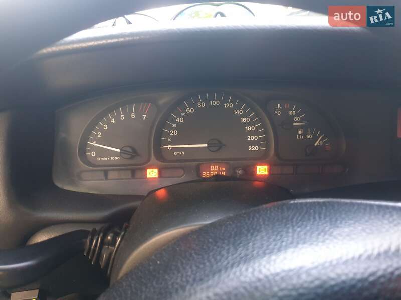 Седан Opel Vectra 1998 в Бурштині