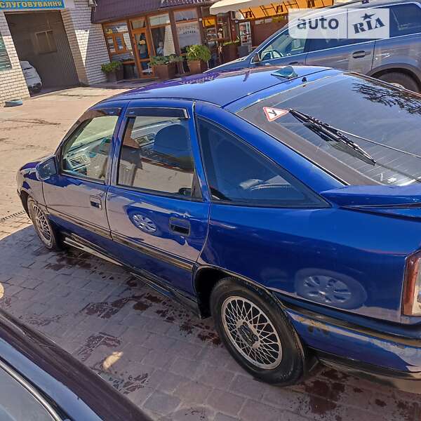 Лифтбек Opel Vectra 1990 в Бердичеве