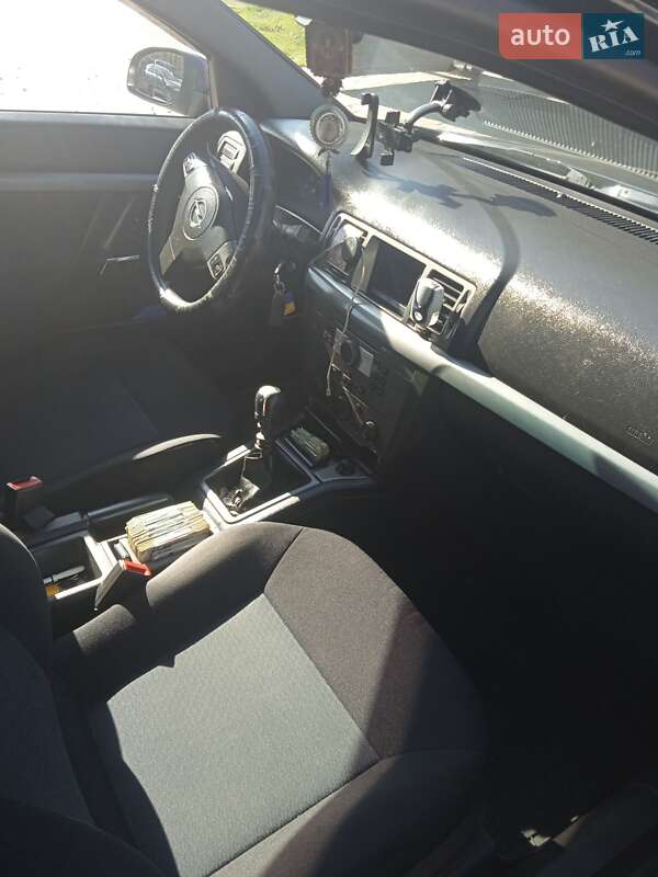 Седан Opel Vectra 2006 в Тернополі