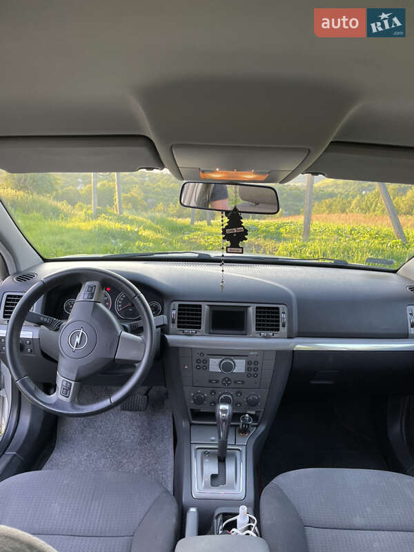 Седан Opel Vectra 2006 в Львові