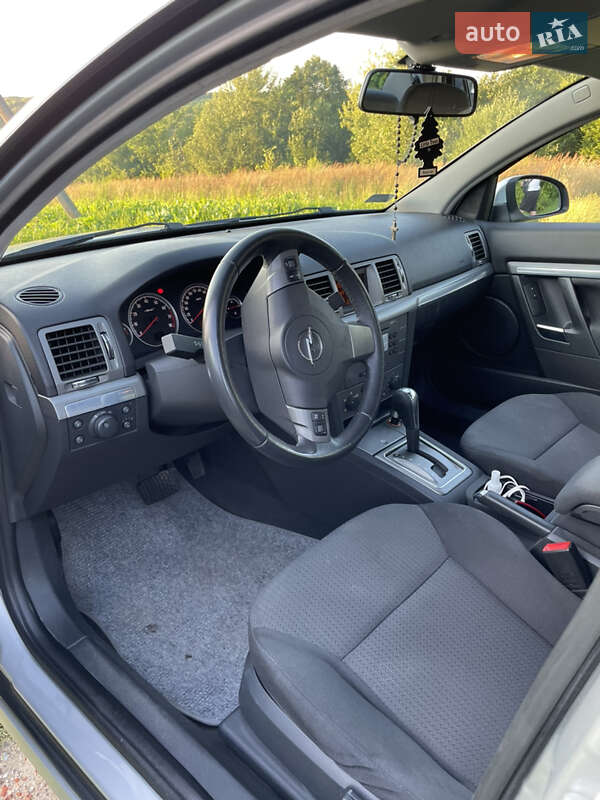 Седан Opel Vectra 2006 в Львові