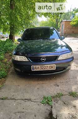 Седан Opel Vectra 1998 в Слов'янську