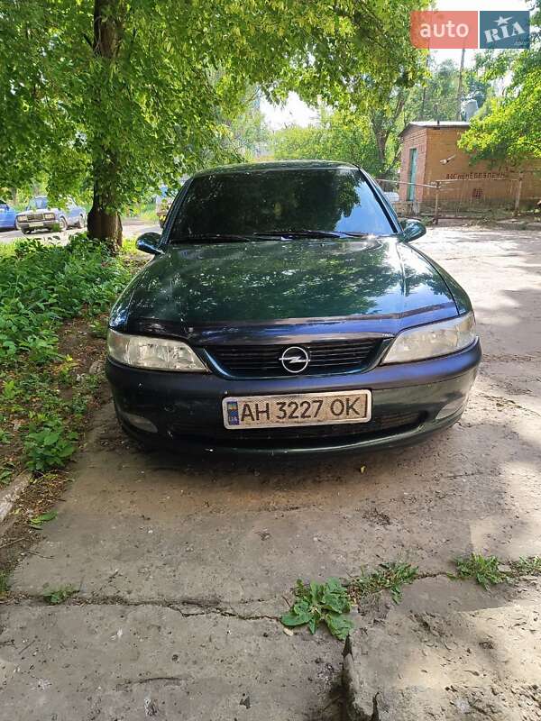 Седан Opel Vectra 1998 в Славянске