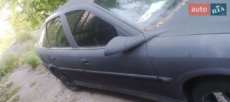 Лифтбек Opel Vectra 1996 в Киеве