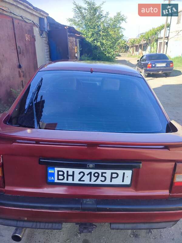Лифтбек Opel Vectra 1991 в Белгороде-Днестровском