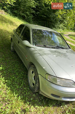 Седан Opel Vectra 1998 в Хусте