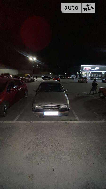 Лифтбек Opel Vectra 1990 в Днепре