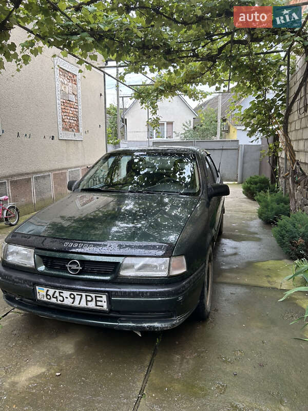 Седан Opel Vectra 1995 в Хусті