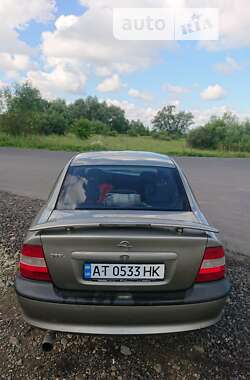 Седан Opel Vectra 1996 в Тисмениці