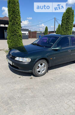 Седан Opel Vectra 1998 в Хотині