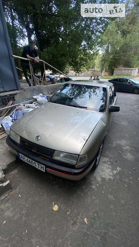 Лифтбек Opel Vectra 1990 в Днепре