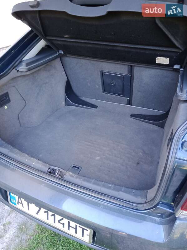 Седан Opel Vectra 2002 в Івано-Франківську