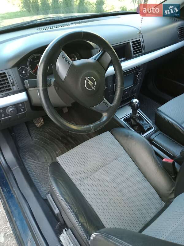 Седан Opel Vectra 2002 в Івано-Франківську