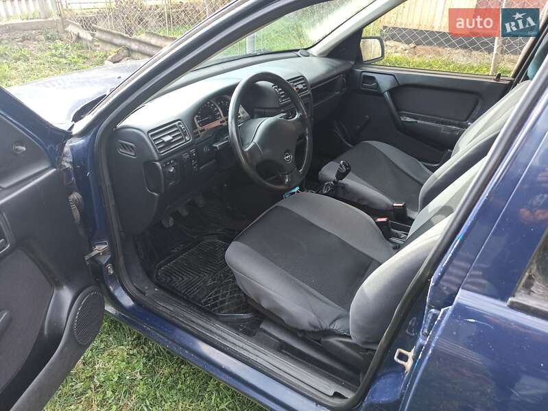 Седан Opel Vectra 1992 в Рожнятове фото 5 Седан Opel Vectra 1992 в Рожнятове