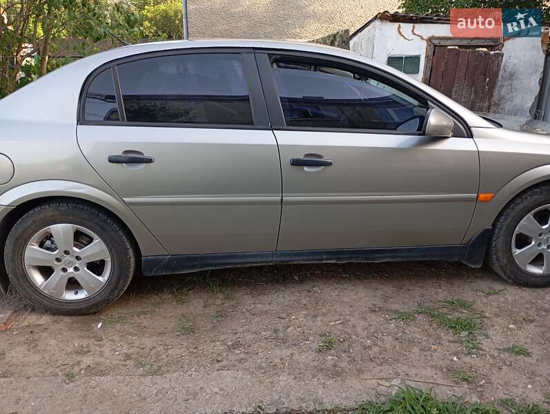 Седан Opel Vectra 2003 в Чернівцях