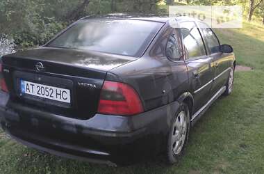 Седан Opel Vectra 2001 в Косове