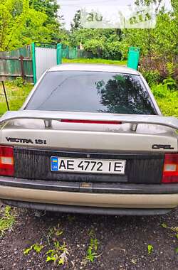 Седан Opel Vectra 1990 в Новомосковске