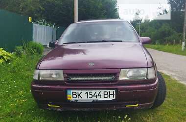 Седан Opel Vectra 1991 в Нетешине
