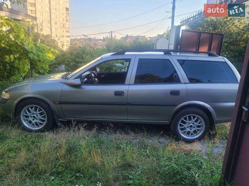 Универсал Opel Vectra 1998 в Харькове