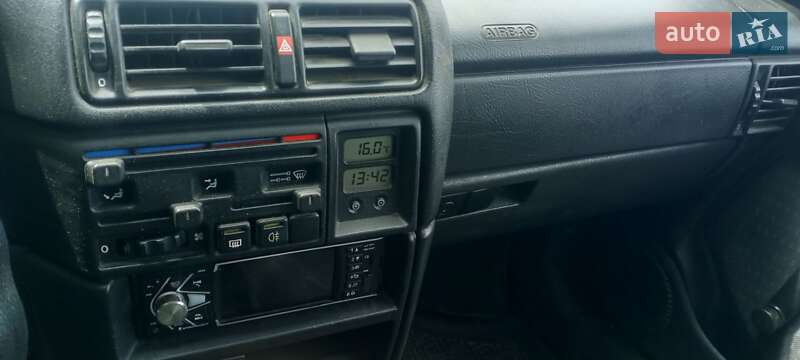 Седан Opel Vectra 1995 в Тернополе