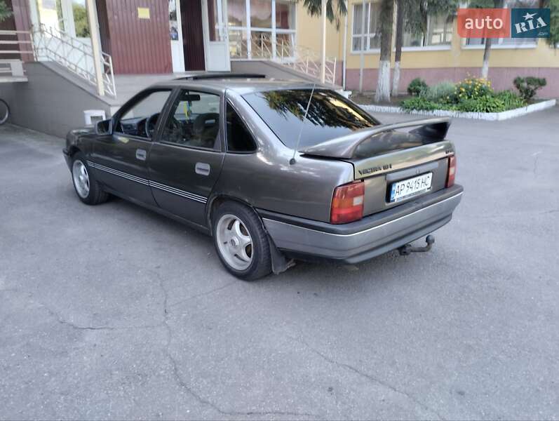 Седан Opel Vectra 1991 в Кременчуге
