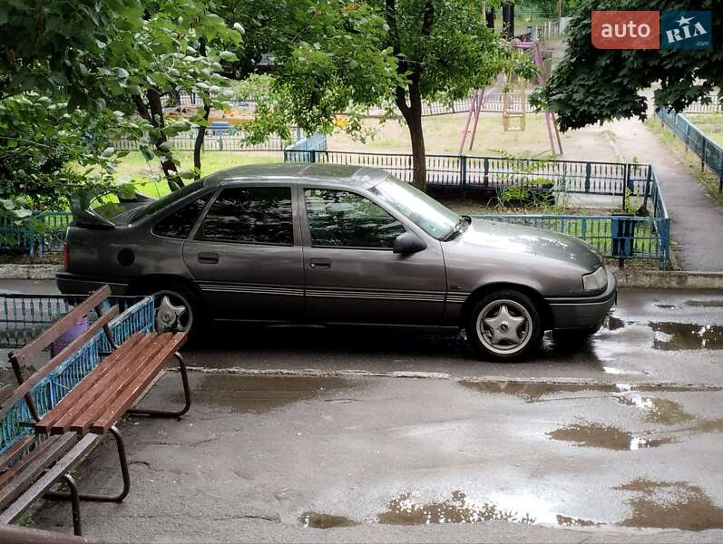 Седан Opel Vectra 1991 в Кременчуге