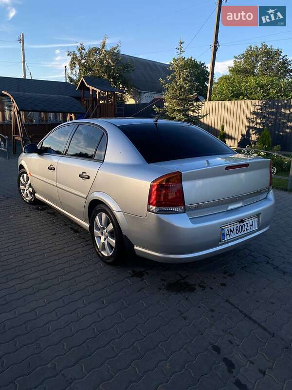 Седан Opel Vectra 2006 в Ружині